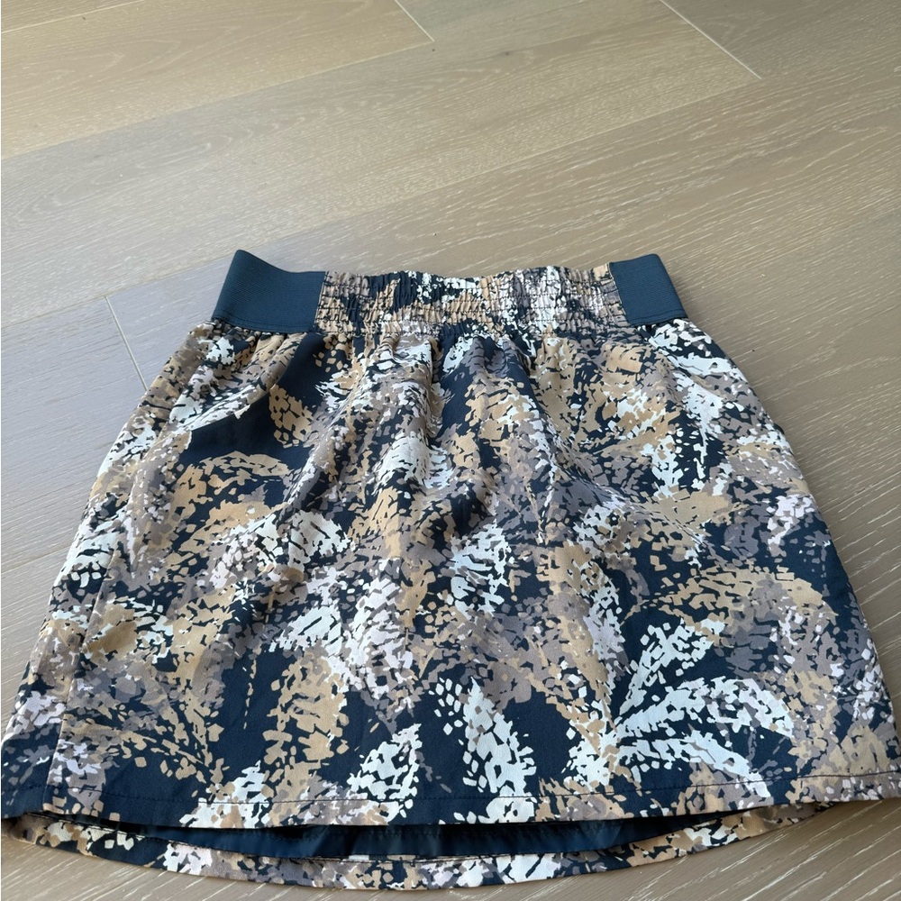 GAP Women's Skirt in Black and Tan